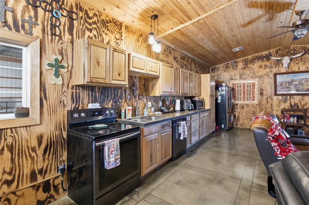 2096 E 168th Street Skiatook, OK 74070