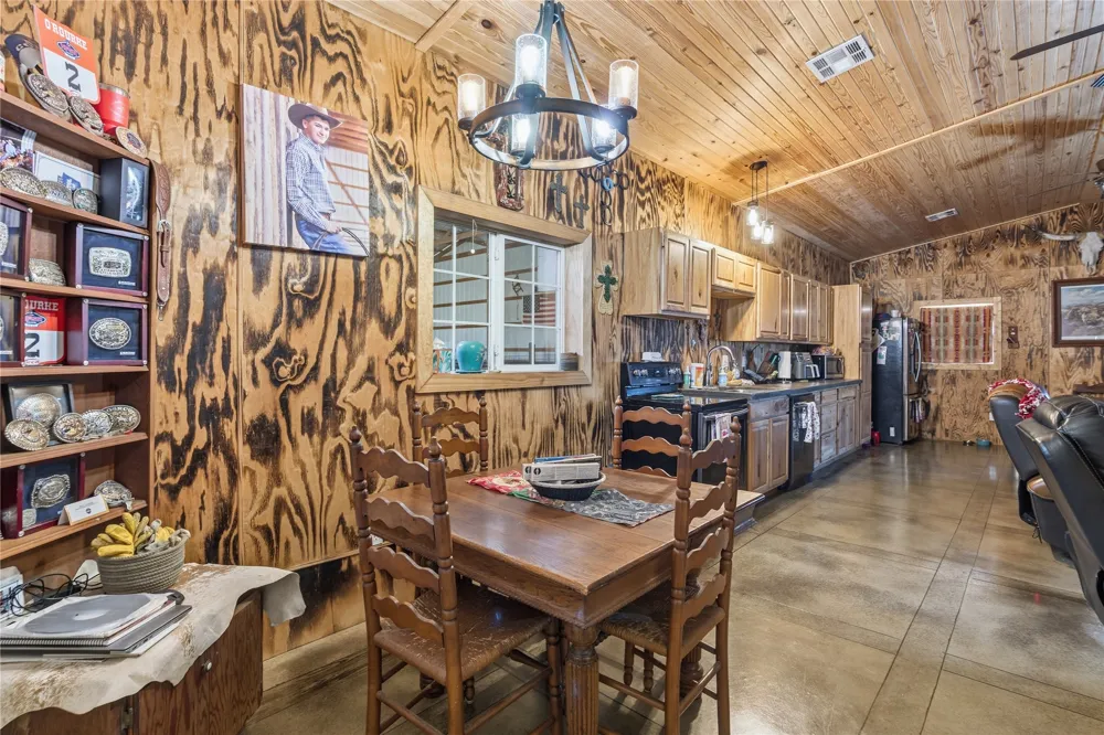 2096 E 168th Street Skiatook, OK 74070