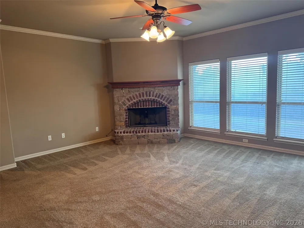 810 S Tallchief Avenue Skiatook, OK 74070