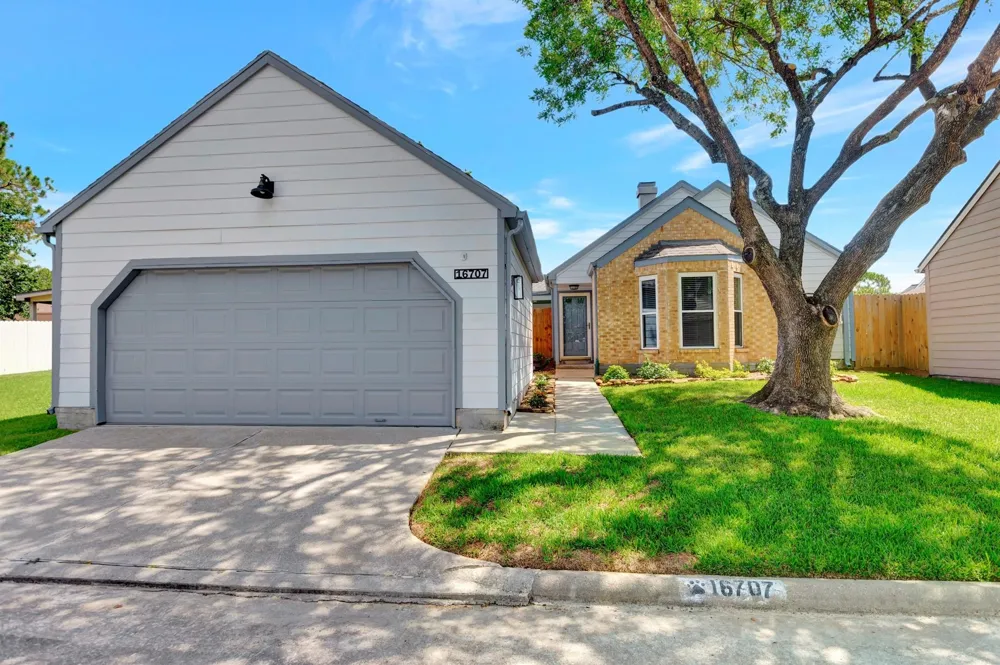 16707 Ashmoor Court Houston, TX 77058