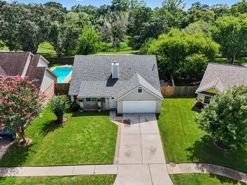 502 Magnolia Circle
