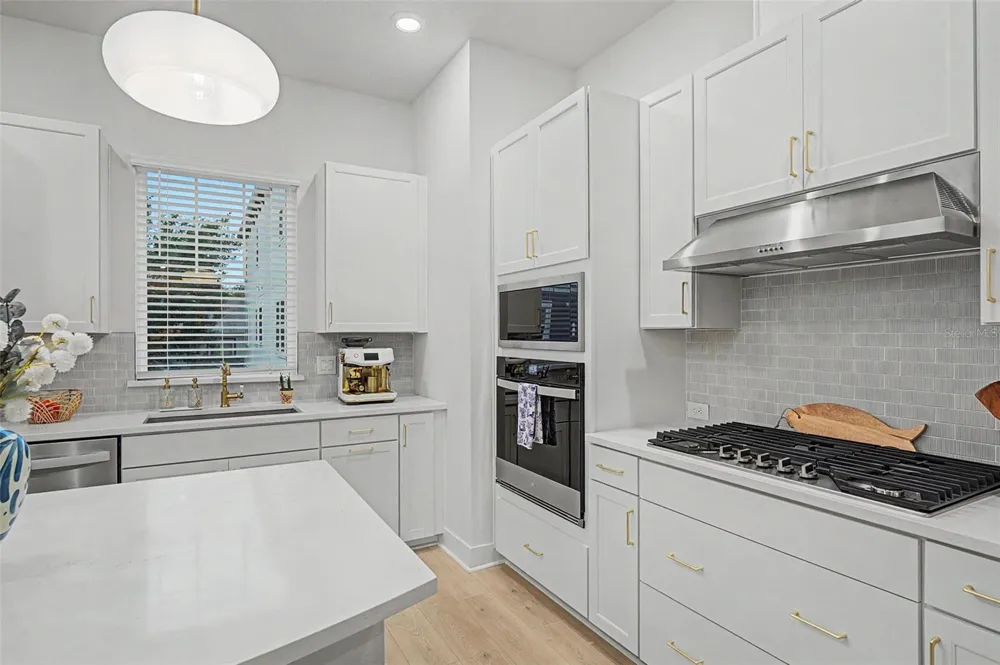 6605 NEBRASKA AVENUE #28 Tampa, FL 33604