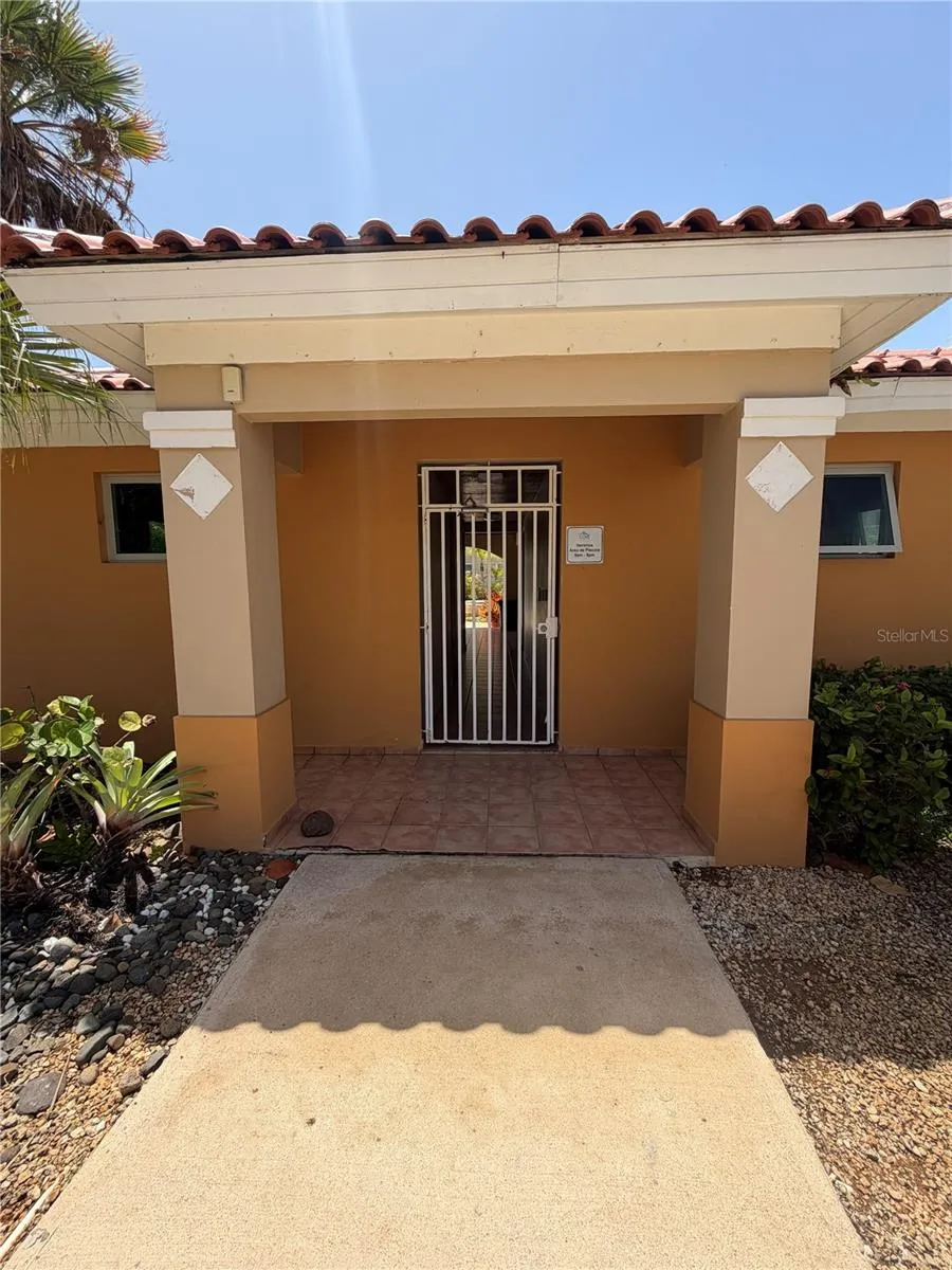 6690 COND. COVE BY THE SEA Vega Alta, PR 00692