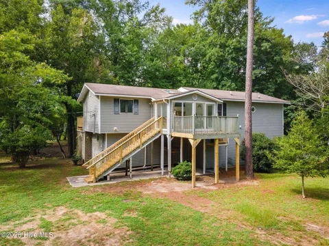 105 Whitestocking Ext