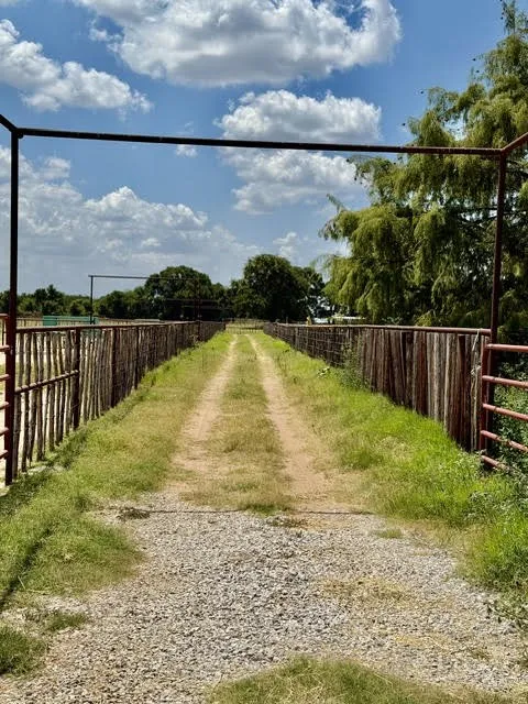 5026 Upper Montague Road Bowie, TX 76230