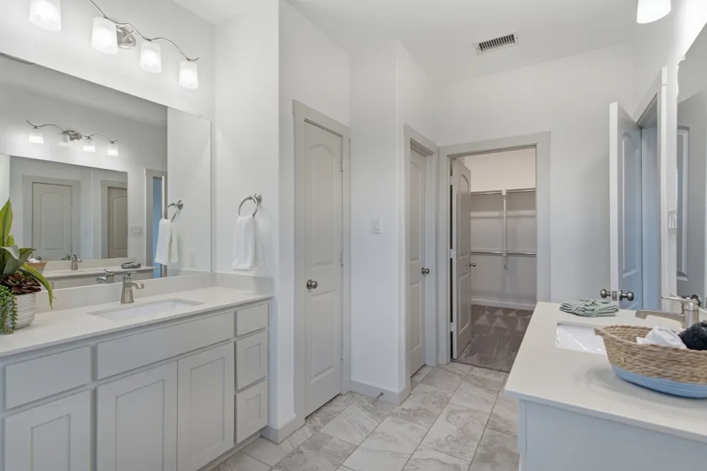 2221 Lasso Lane Carrollton, TX 75010