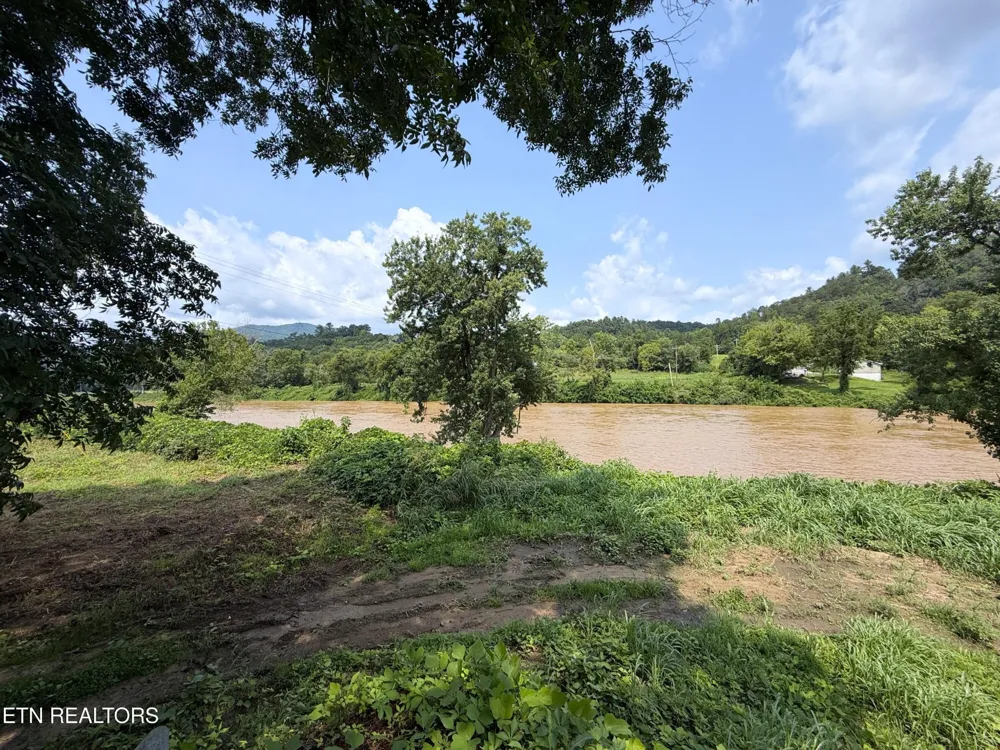 253 S Highway 107 Del Rio, TN 37727