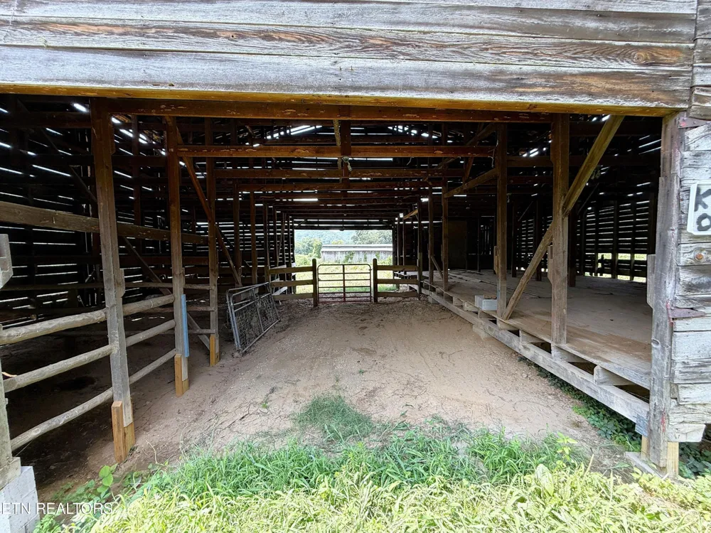 253 S Highway 107 Del Rio, TN 37727