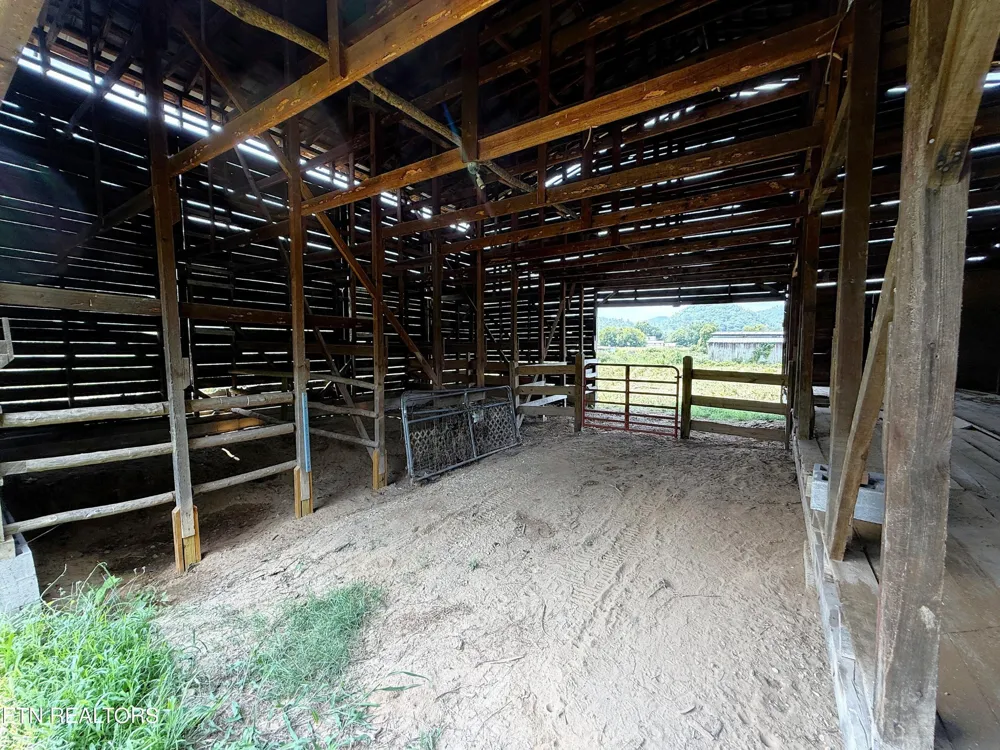 253 S Highway 107 Del Rio, TN 37727