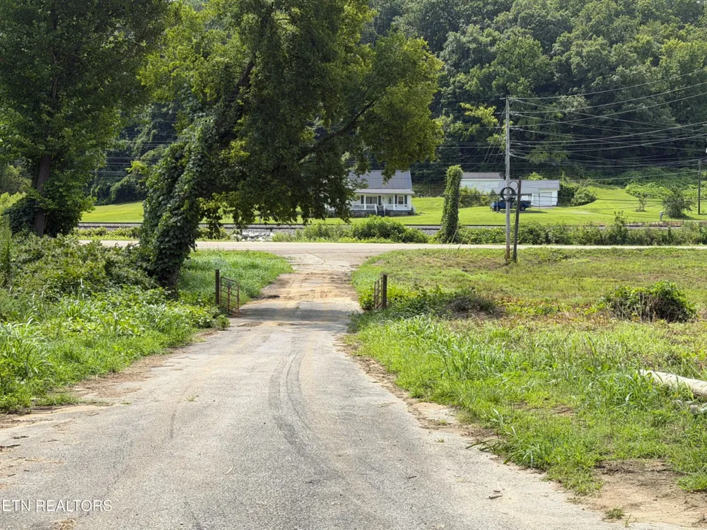 253 S Highway 107 Del Rio, TN 37727