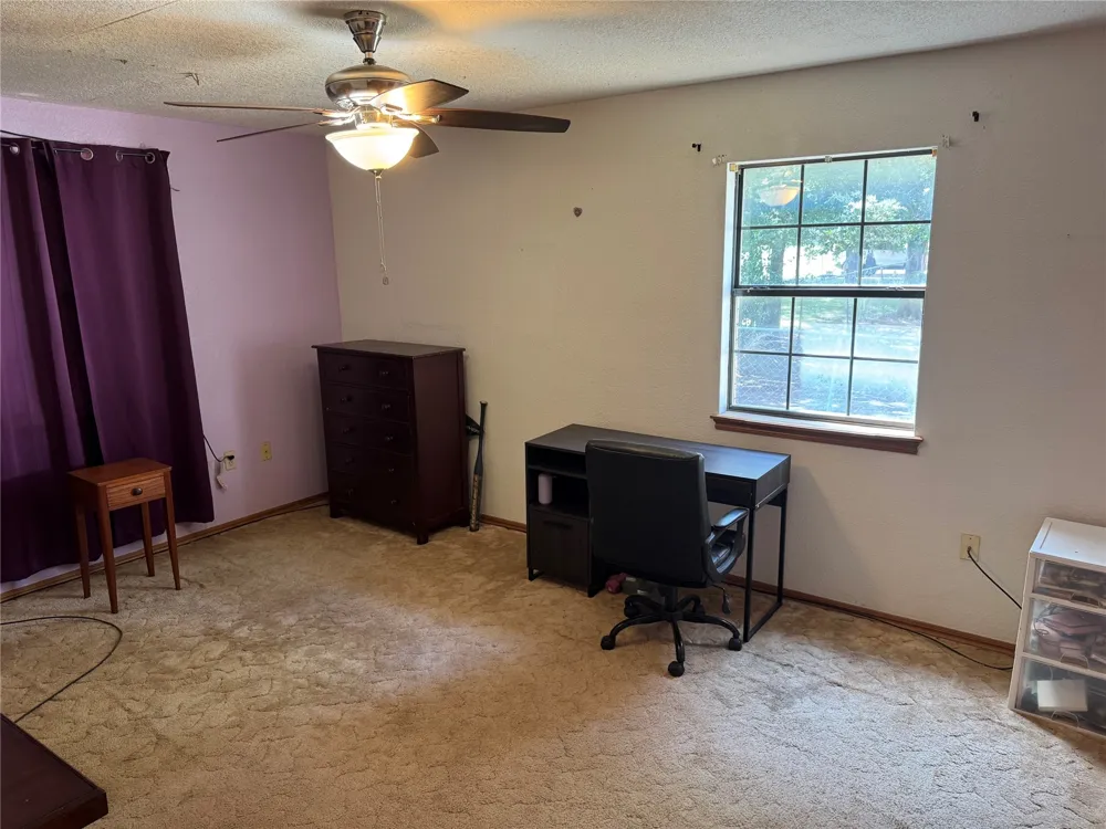 1608 E Crestview Avenue E Marietta, OK 73448
