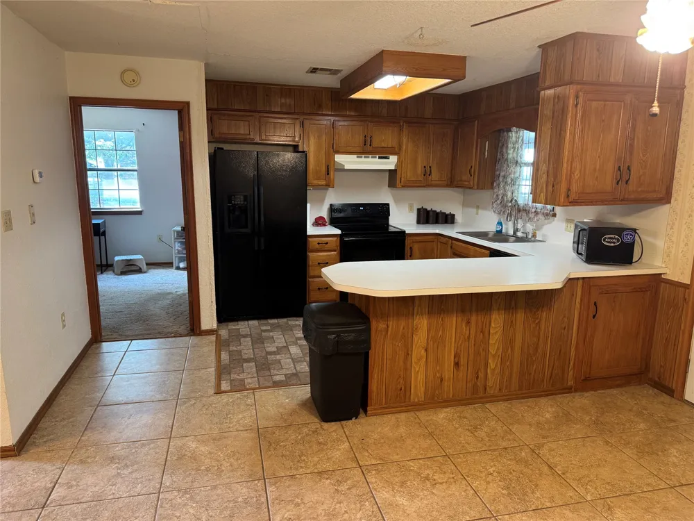 1608 E Crestview Avenue E Marietta, OK 73448