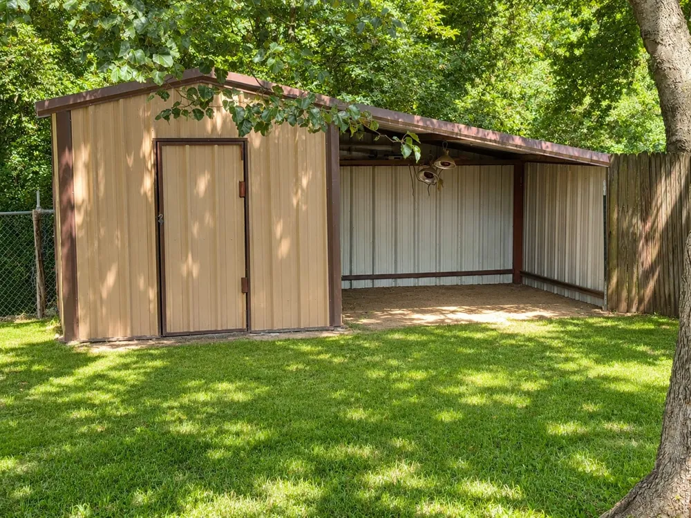 1608 E Crestview Avenue E Marietta, OK 73448