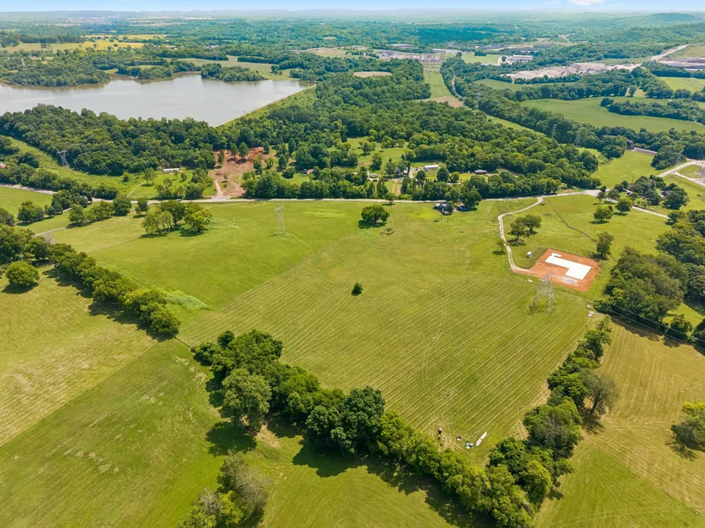 15 Theta Pike Columbia, TN 38401