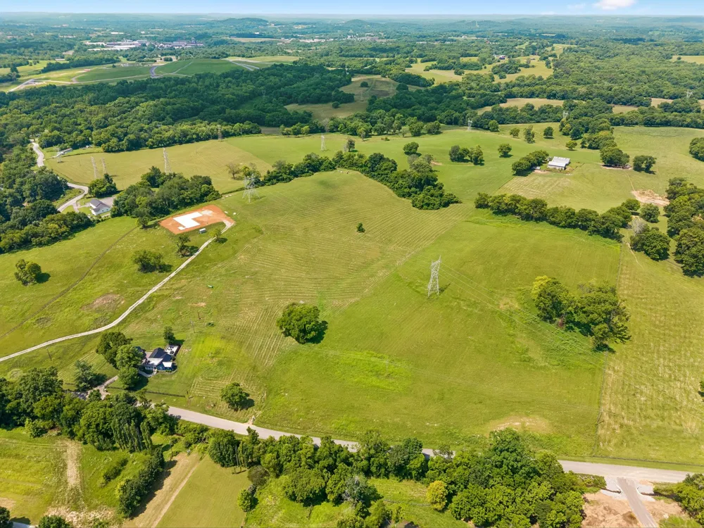15 Theta Pike Columbia, TN 38401