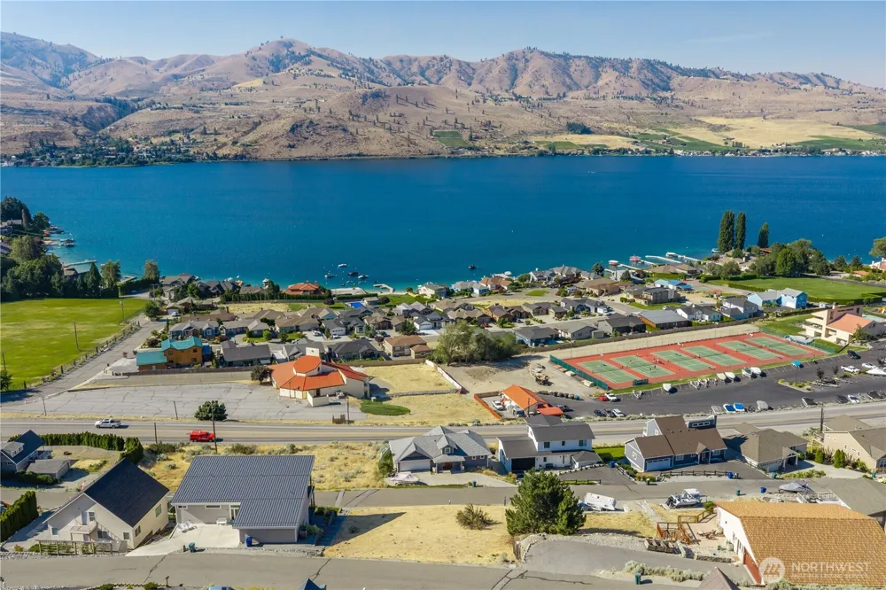115 San Remo Ln Chelan, WA 98816