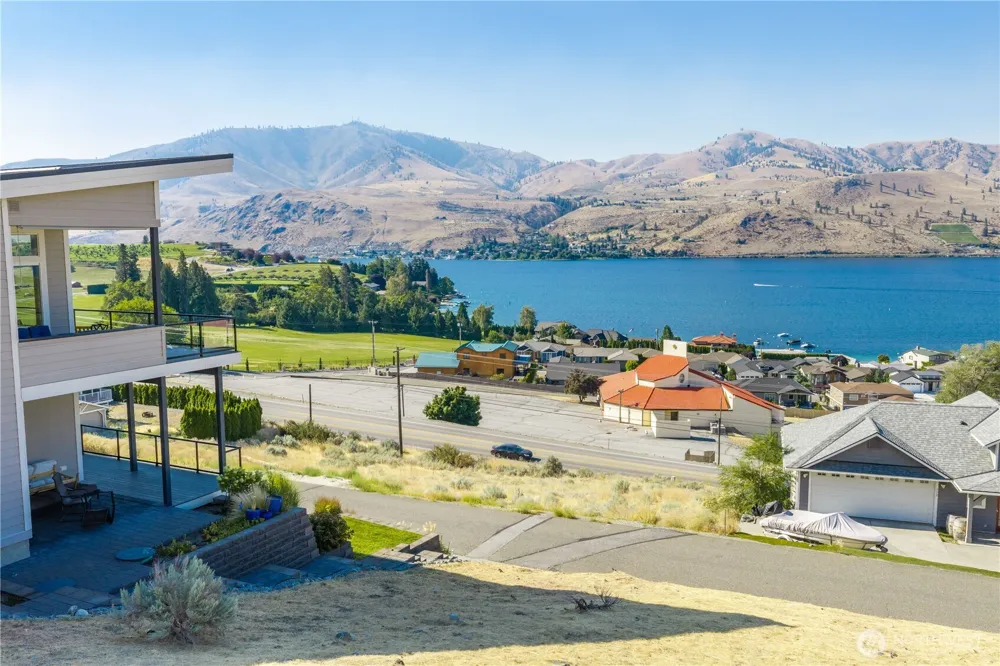 115 San Remo Ln Chelan, WA 98816