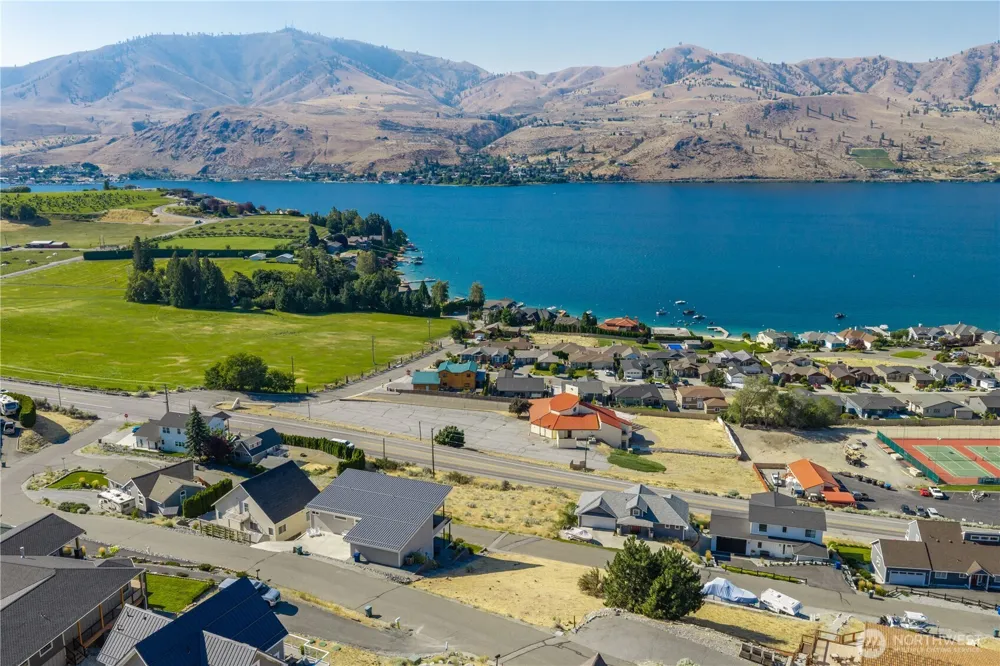 115 San Remo Ln Chelan, WA 98816