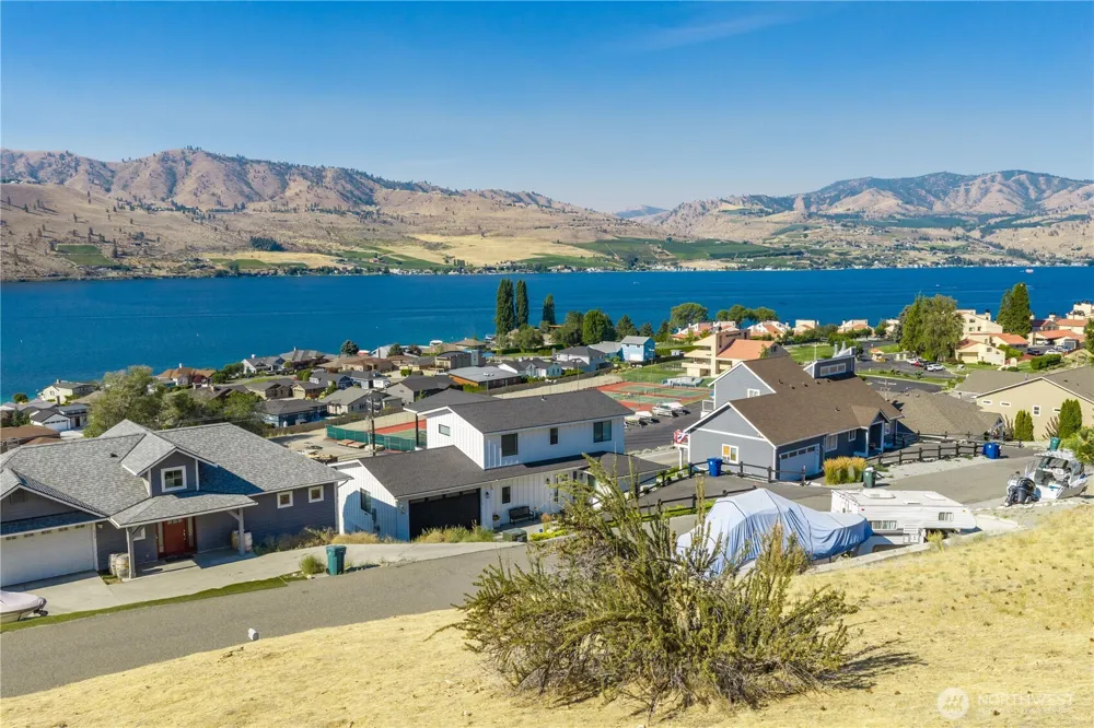 115 San Remo Ln Chelan, WA 98816