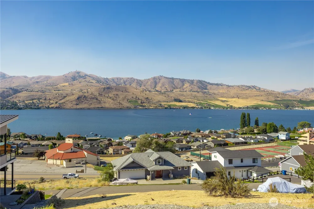 115 San Remo Ln Chelan, WA 98816