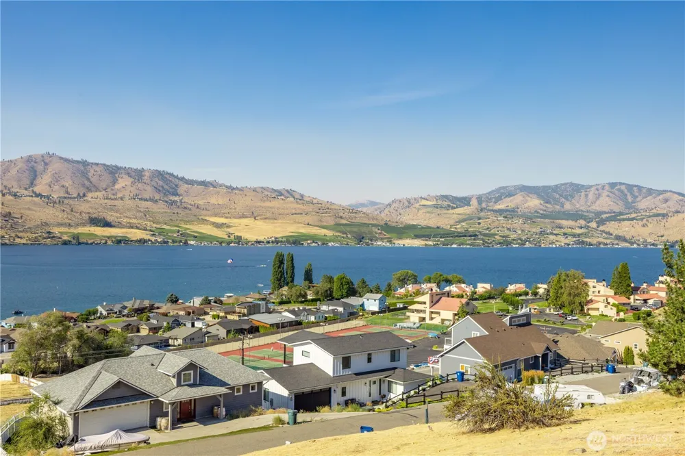 115 San Remo Ln Chelan, WA 98816