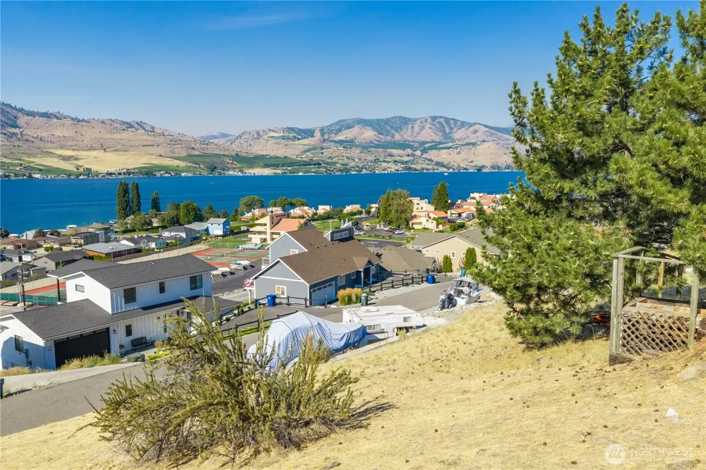 115 San Remo Ln Chelan, WA 98816
