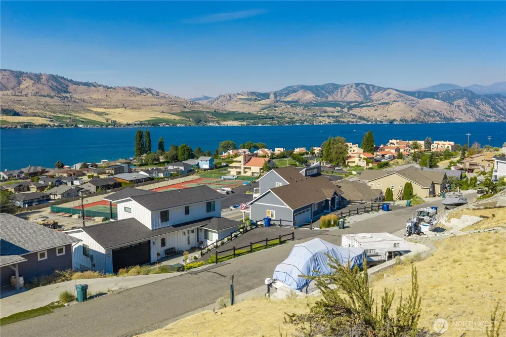 115 San Remo Ln Chelan, WA 98816