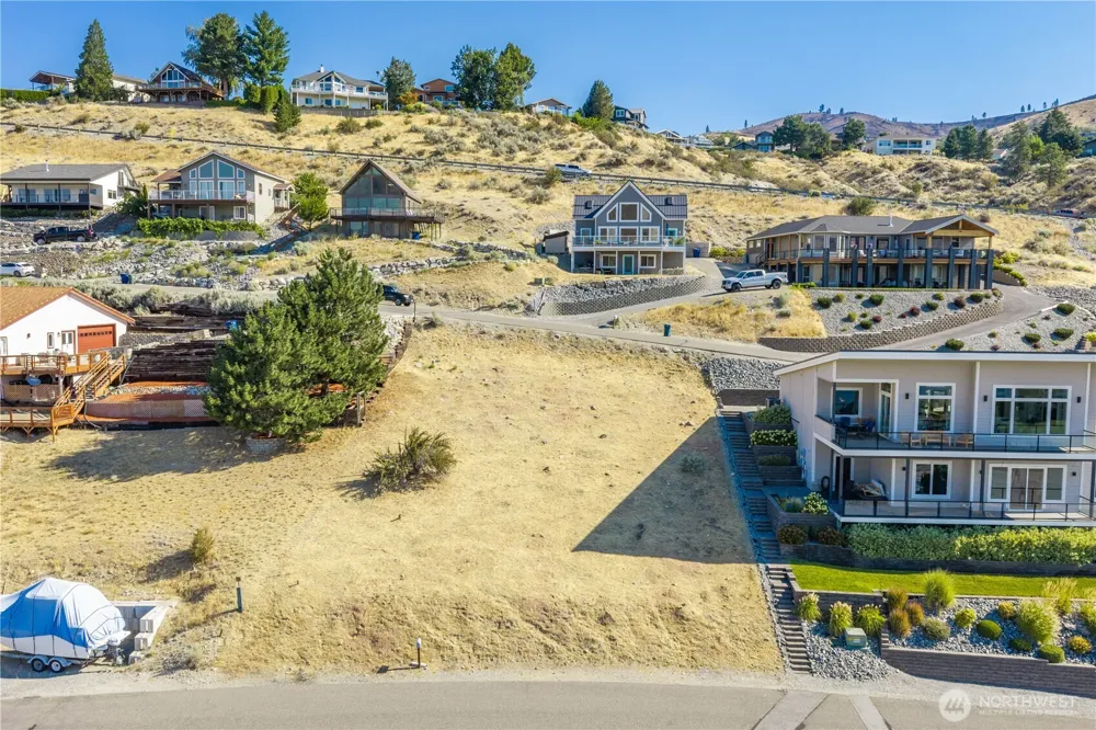 115 San Remo Ln Chelan, WA 98816