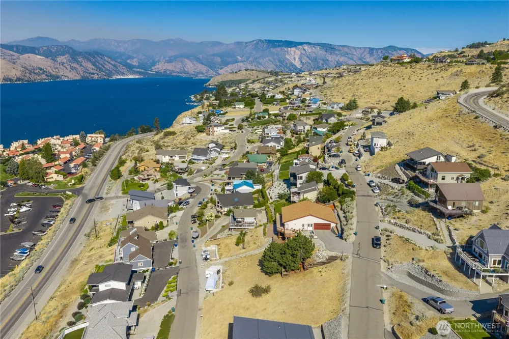 115 San Remo Ln Chelan, WA 98816