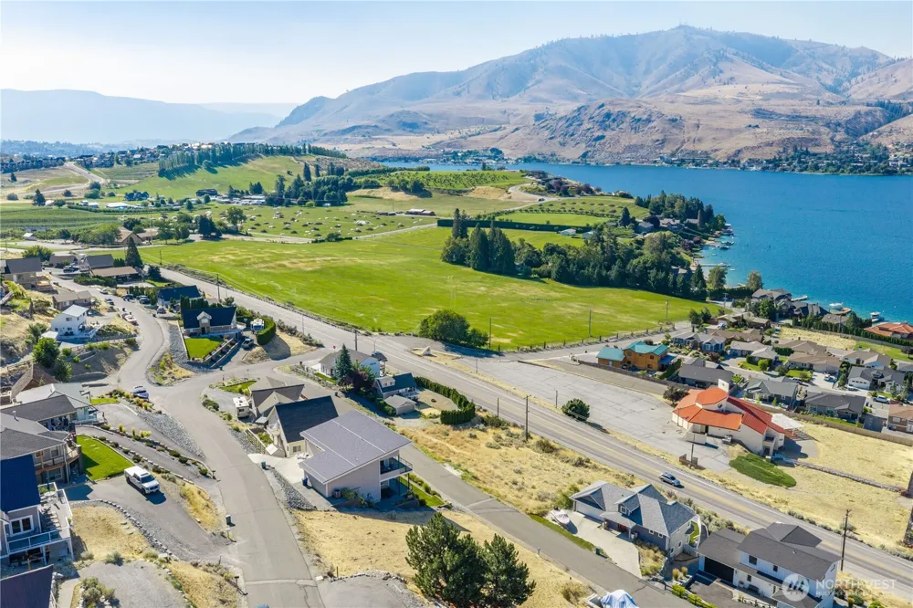 115 San Remo Ln Chelan, WA 98816