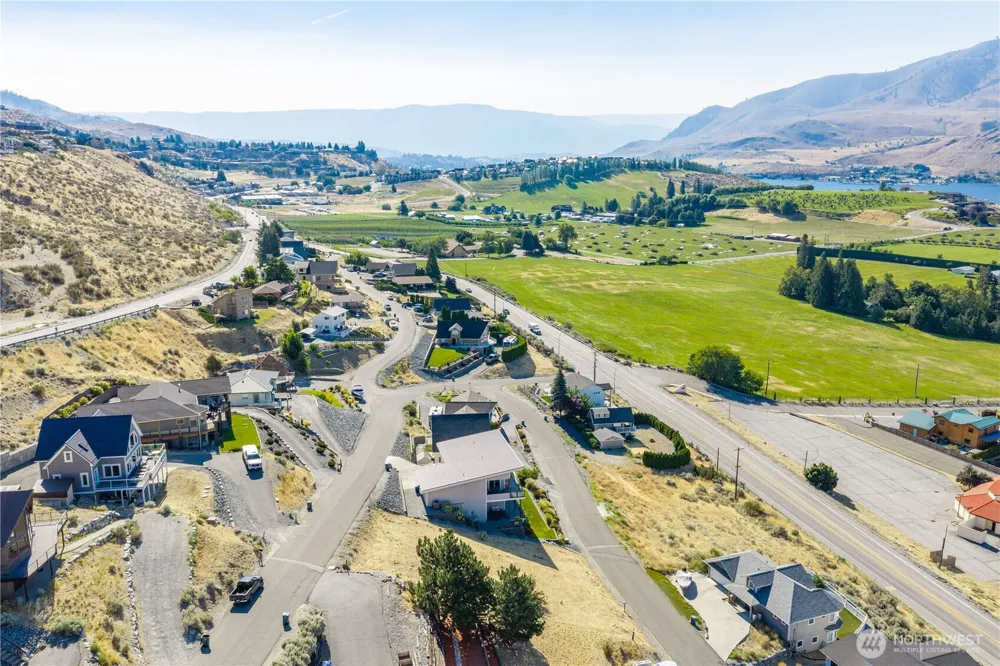 115 San Remo Ln Chelan, WA 98816
