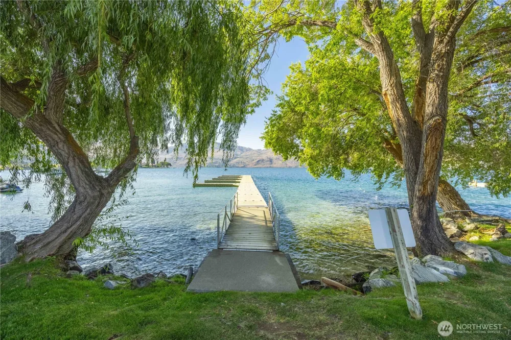 115 San Remo Ln Chelan, WA 98816