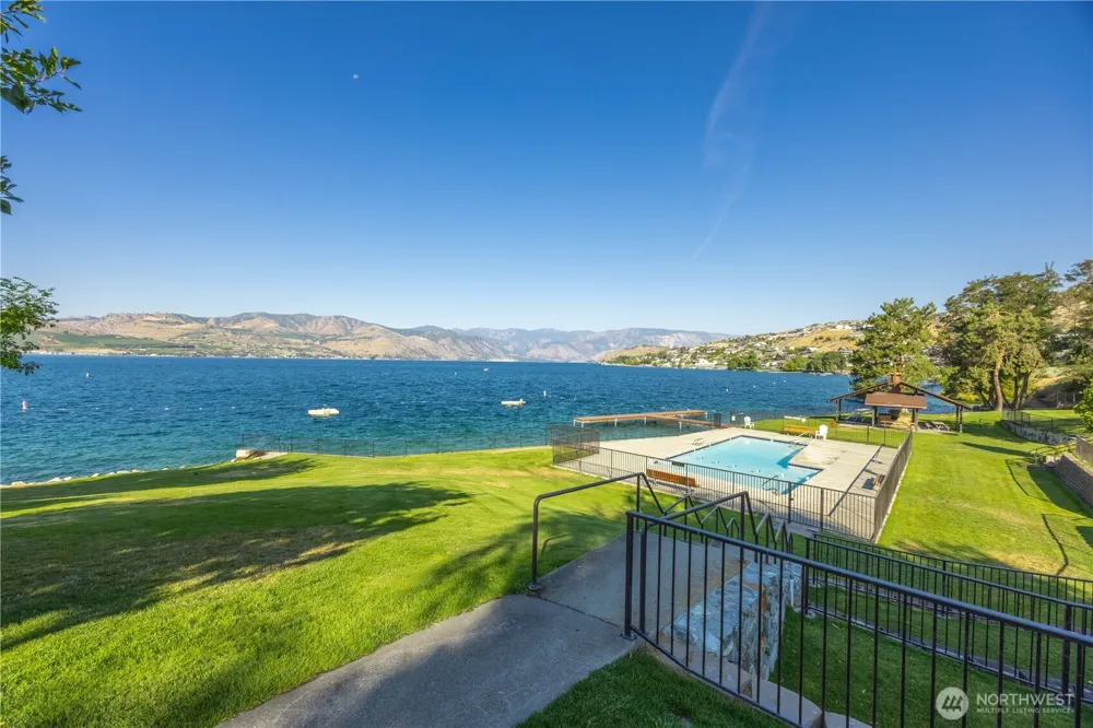 115 San Remo Ln Chelan, WA 98816