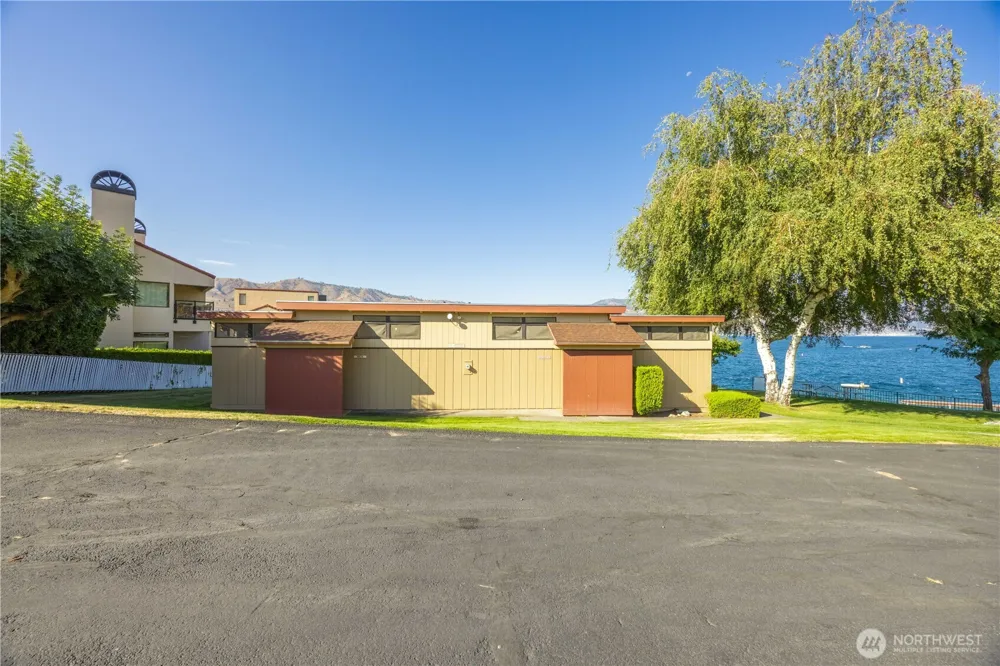 115 San Remo Ln Chelan, WA 98816
