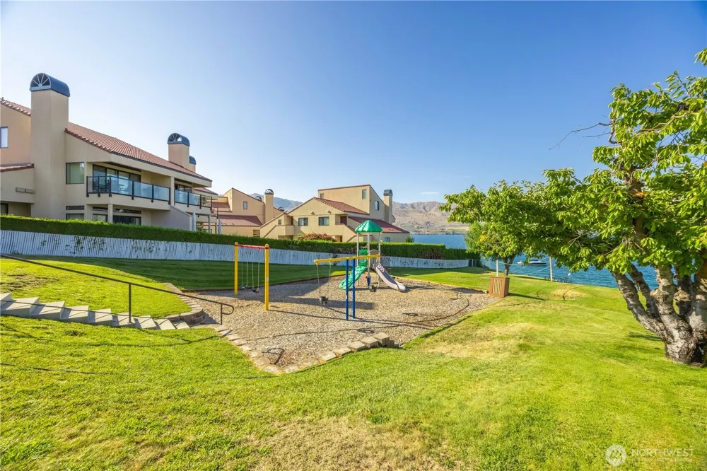 115 San Remo Ln Chelan, WA 98816