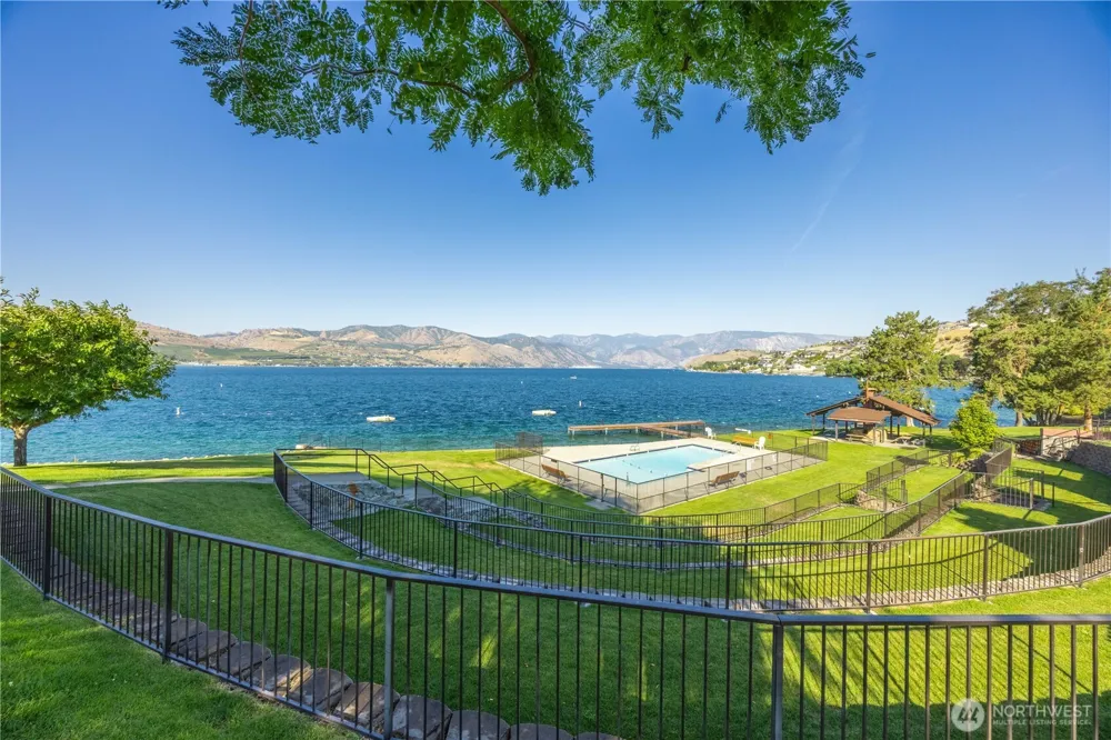 115 San Remo Ln Chelan, WA 98816