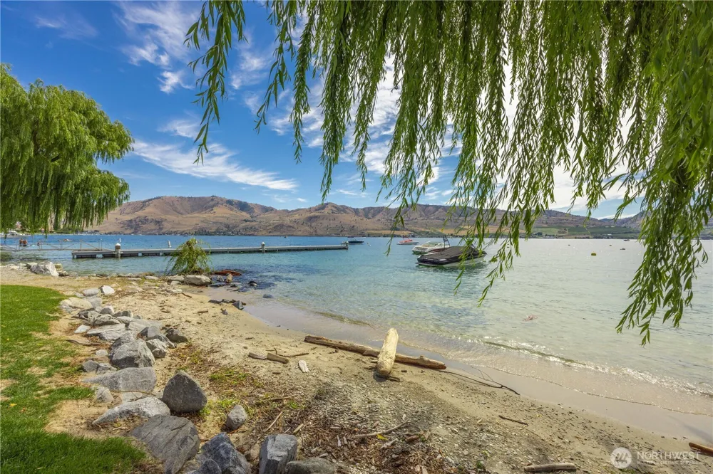 115 San Remo Ln Chelan, WA 98816