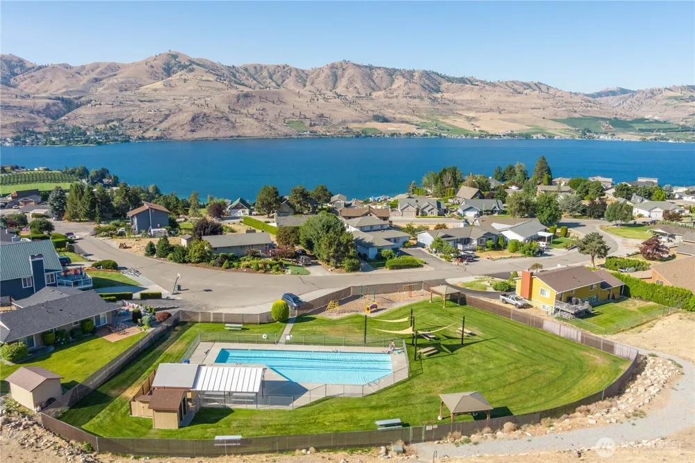 115 San Remo Ln Chelan, WA 98816