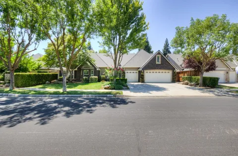 274 W Lester Avenue