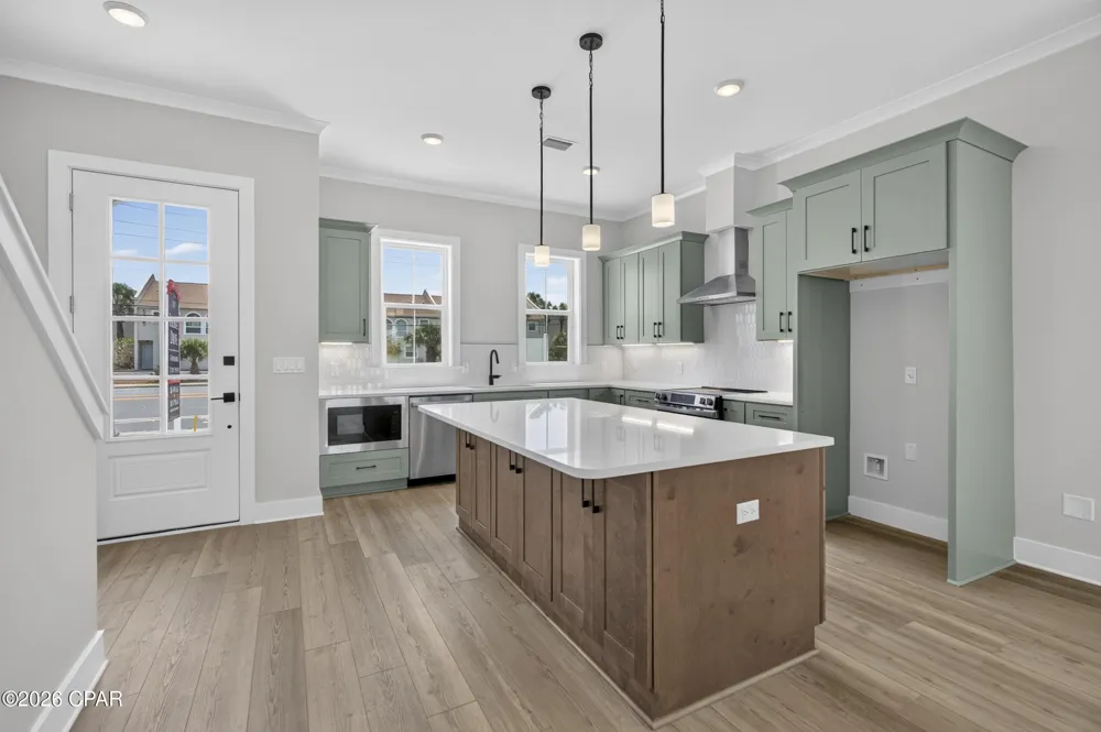 52315233 Thomas Drive Panama City Beach, FL 32408