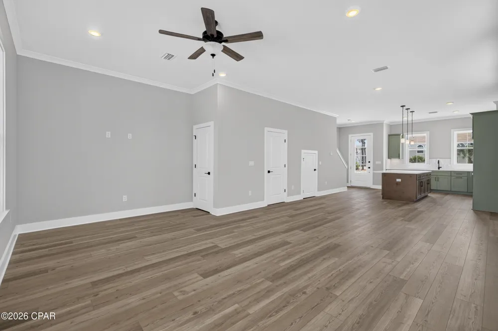 52315233 Thomas Drive Panama City Beach, FL 32408