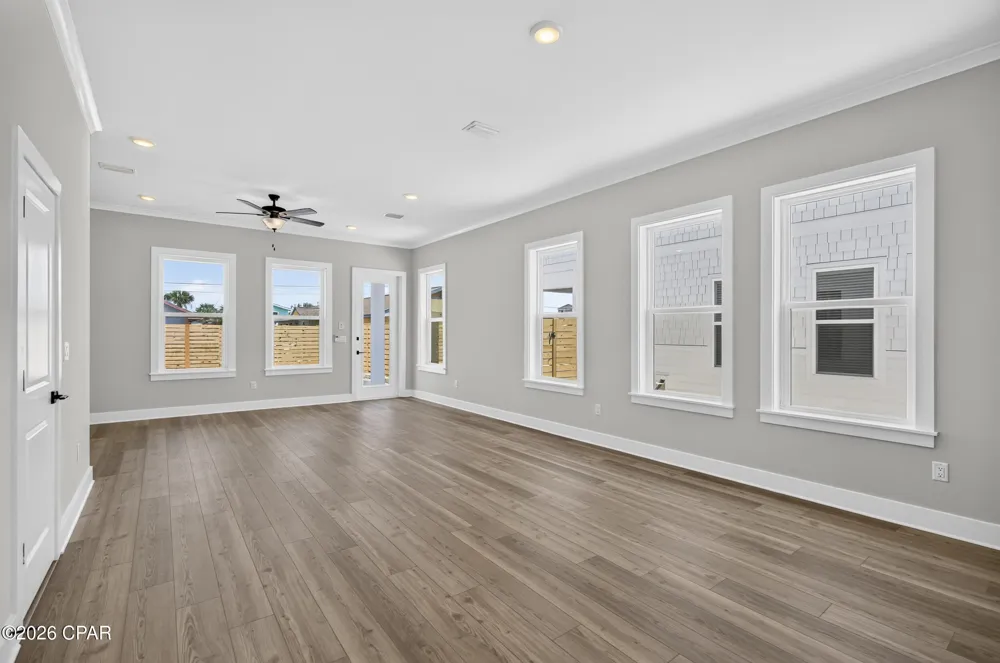 52315233 Thomas Drive Panama City Beach, FL 32408