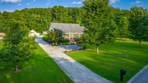 1104 Morris Lane