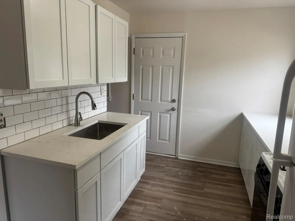 26475 Lorenz Street Madison Heights City, MI 48071