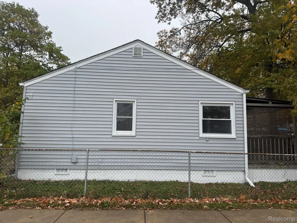 26475 Lorenz Street Madison Heights City, MI 48071
