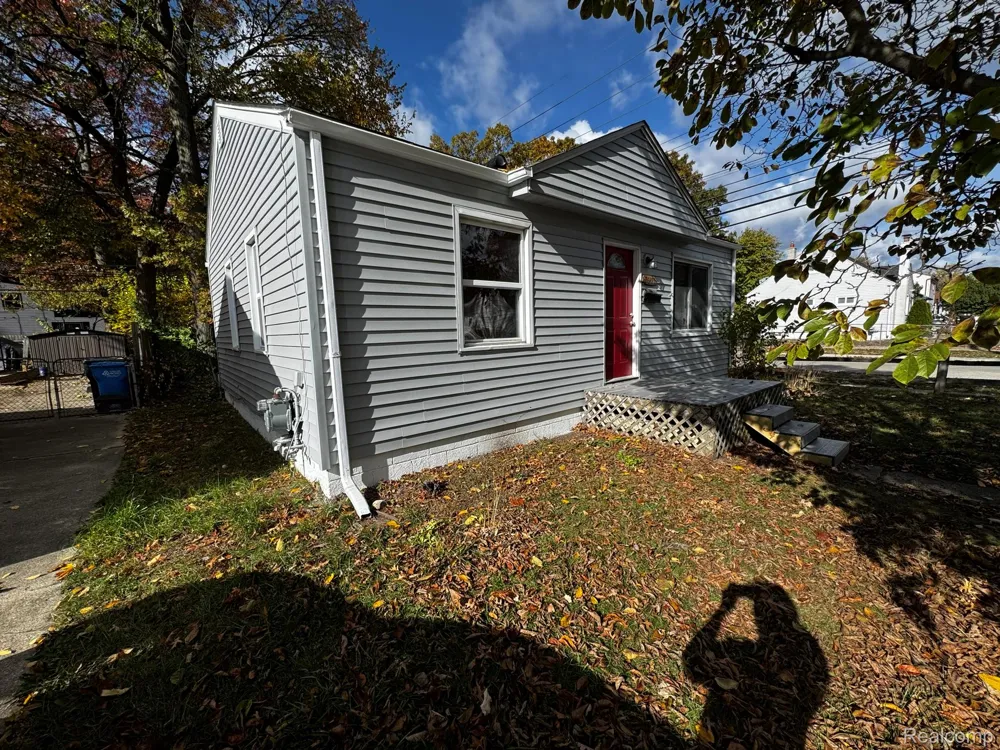 26475 Lorenz Street Madison Heights City, MI 48071
