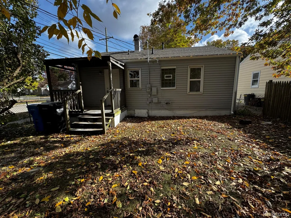 26475 Lorenz Street Madison Heights City, MI 48071