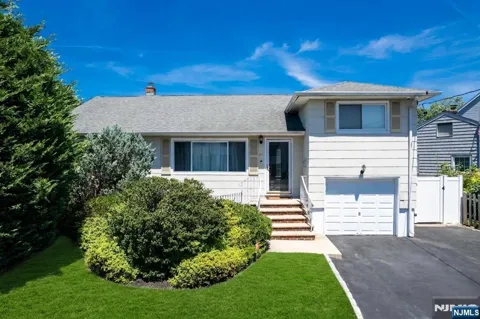 44 Lorrie Lane