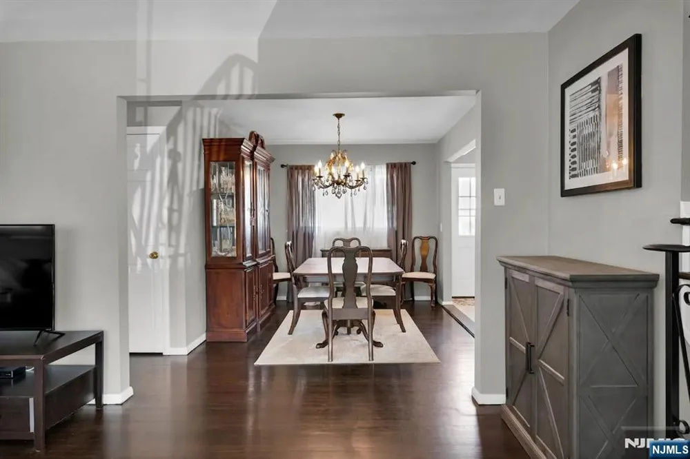 44 Lorrie Lane Clifton, NJ 07012