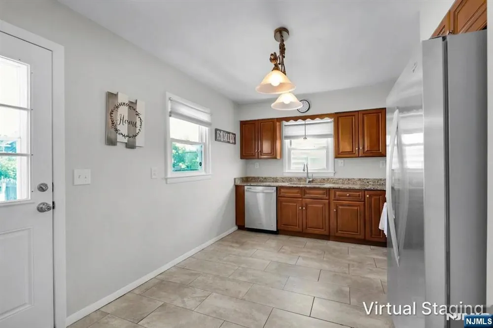 44 Lorrie Lane Clifton, NJ 07012